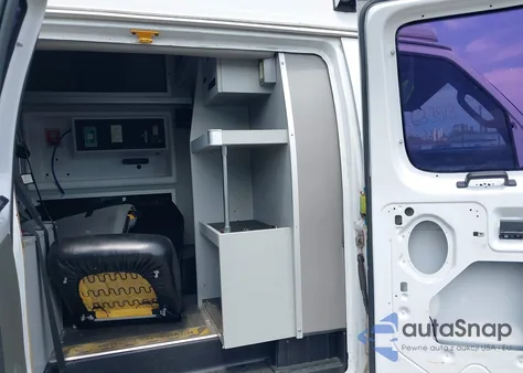 2014 Ford E-350 Super Duty Commercial из США, поврежденный, VIN 1FDSS3EL6EDB14667